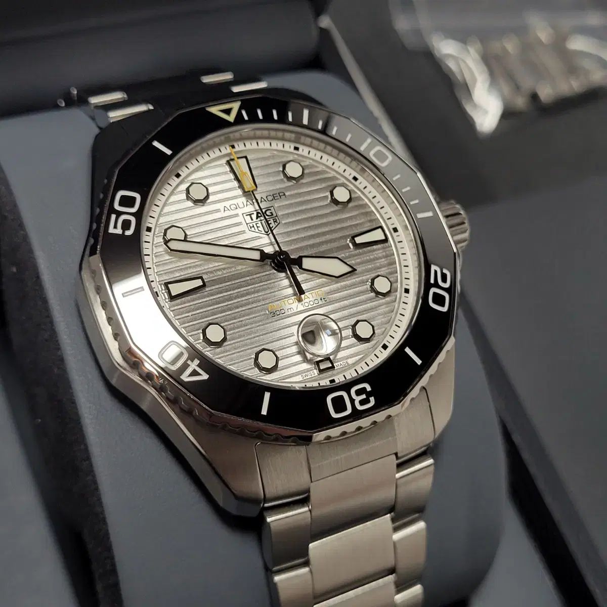 タグ ホイヤー アクアレーサー300 オートマティック ジュン新モデル グレー 43 mm