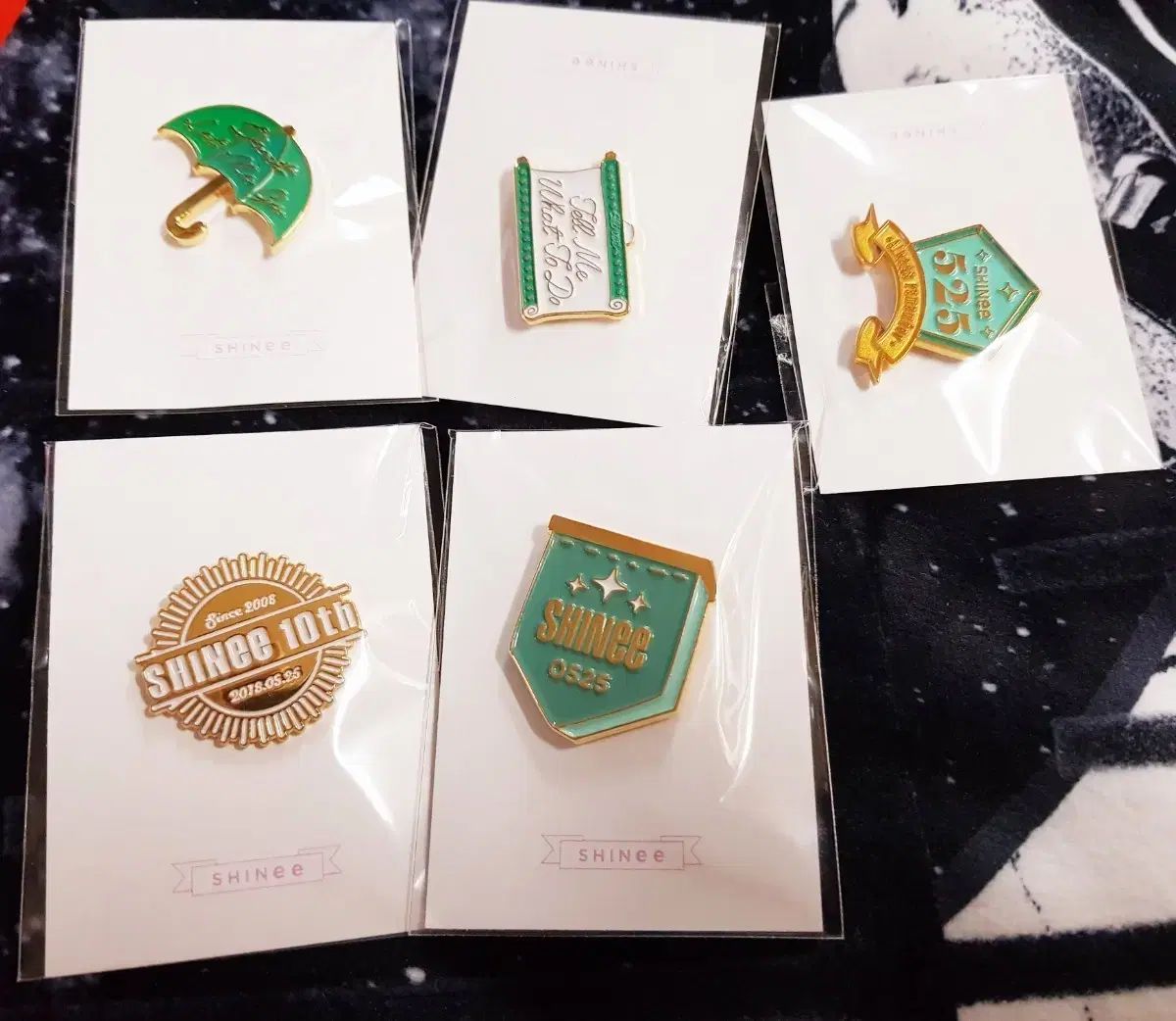 SHINee 10周年 記念 ARTIUM グッズ バッジ 5種