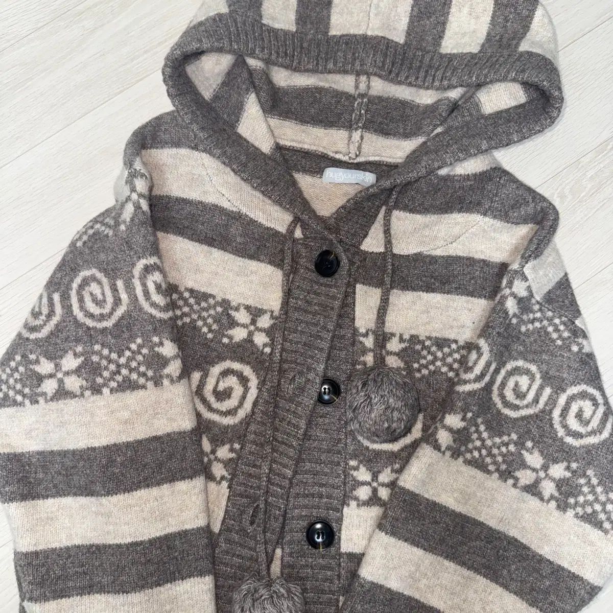 HUG YOUR SKIN ハグユアースキン ポンポンカーディガン ブラウン