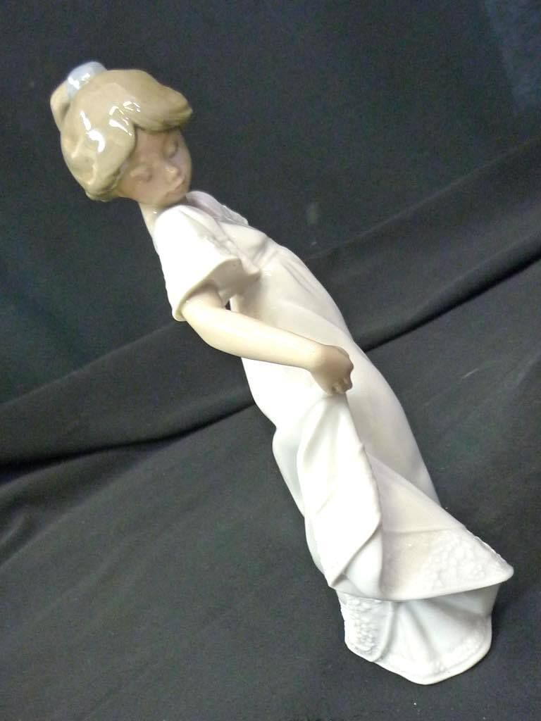 陶器 Nao by Lladro リヤドロ ナオ 少女 フィギュリン すてきでしょ How Pretty 西洋 置物 磁器人形 ポーセリン アンティーク お買得