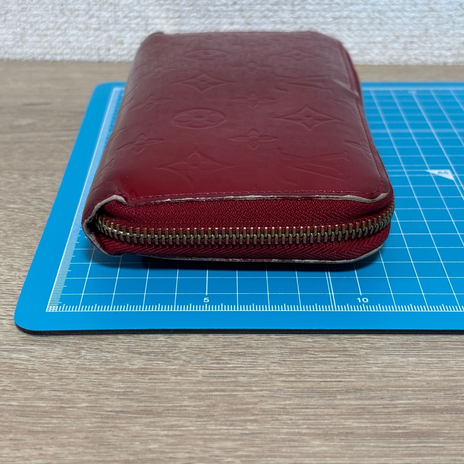 LOUIS VUITTON ルイヴィトン モノグラム ヴェルニ ジッピーウォレット