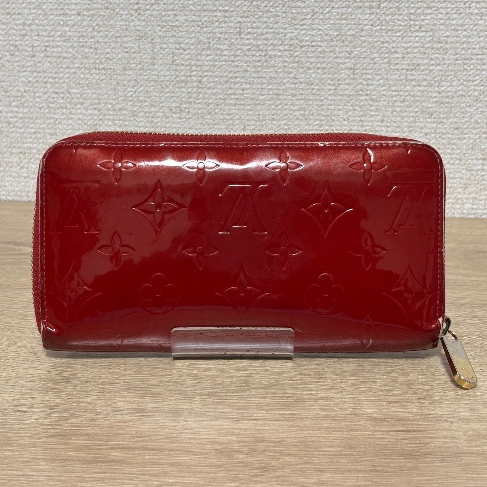 LOUIS VUITTON ルイヴィトン モノグラム ヴェルニ ジッピーウォレット 長財布 ラウンドファスナー レッド 赤 レディース