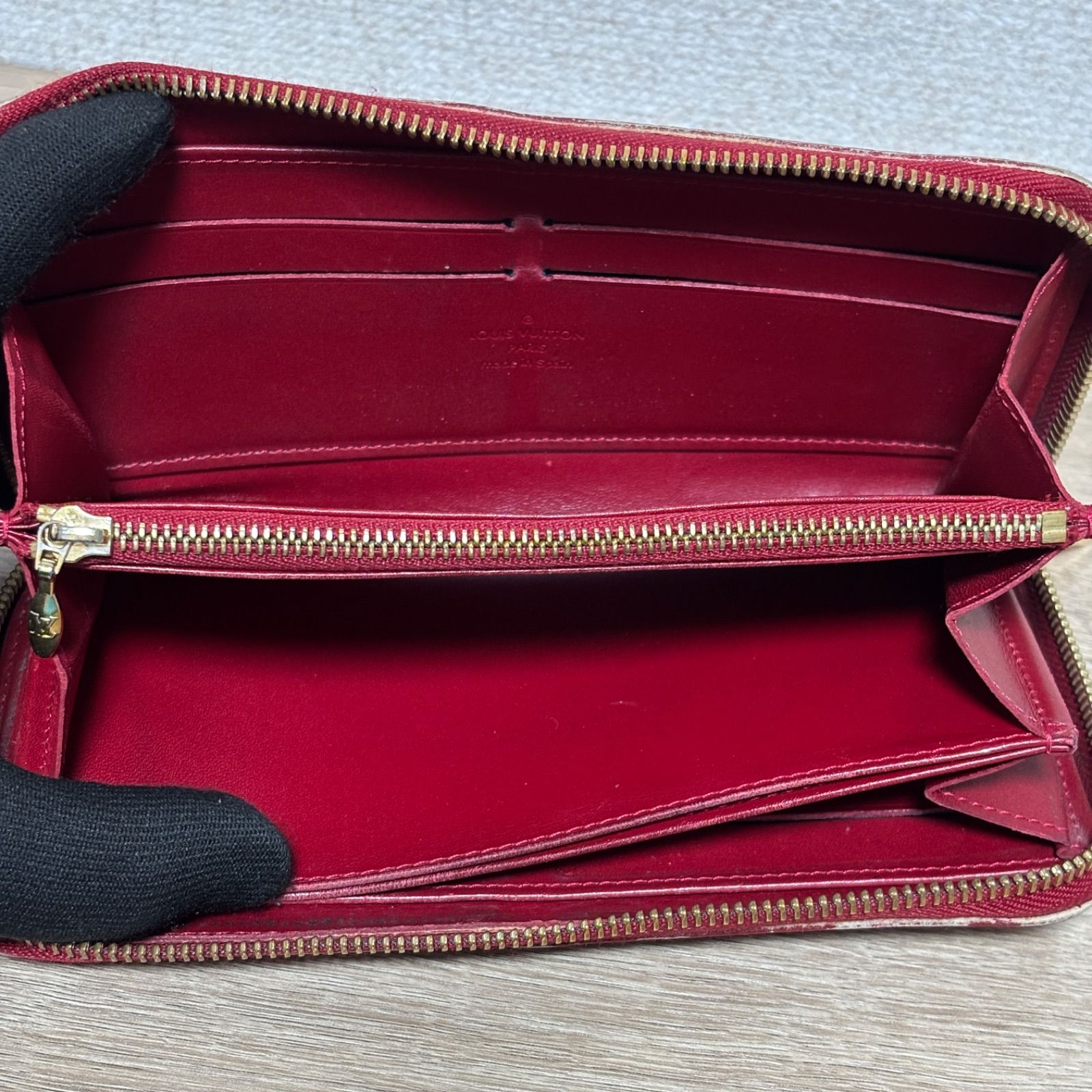 LOUIS VUITTON ルイヴィトン モノグラム ヴェルニ ジッピーウォレット