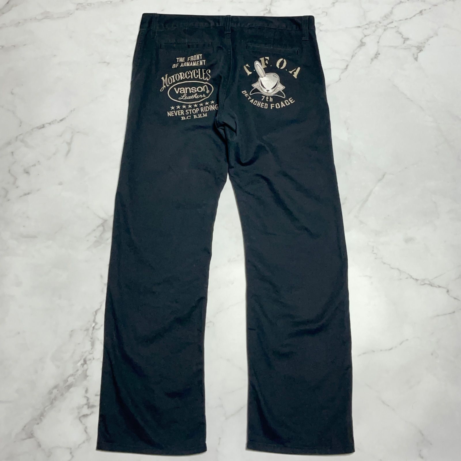 【希少】 VANSON × TFOA 刺繍 チノパン 武装戦線 デスラビット 黒 希少】 VANSON × TFOA 刺繍 チノパン 武装戦線 デスラビット 黒