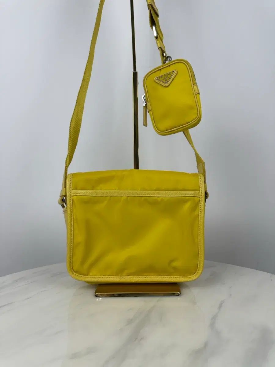 百貨店購入) PRADA プラダ サフィアーノ リナイロン メッセンジャー