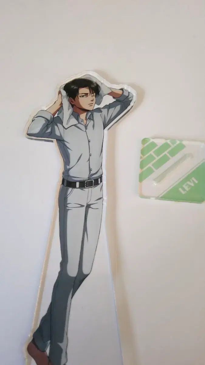 進撃の巨人 進撃の リヴァイ アクリル ピースフルデイ ピースフル