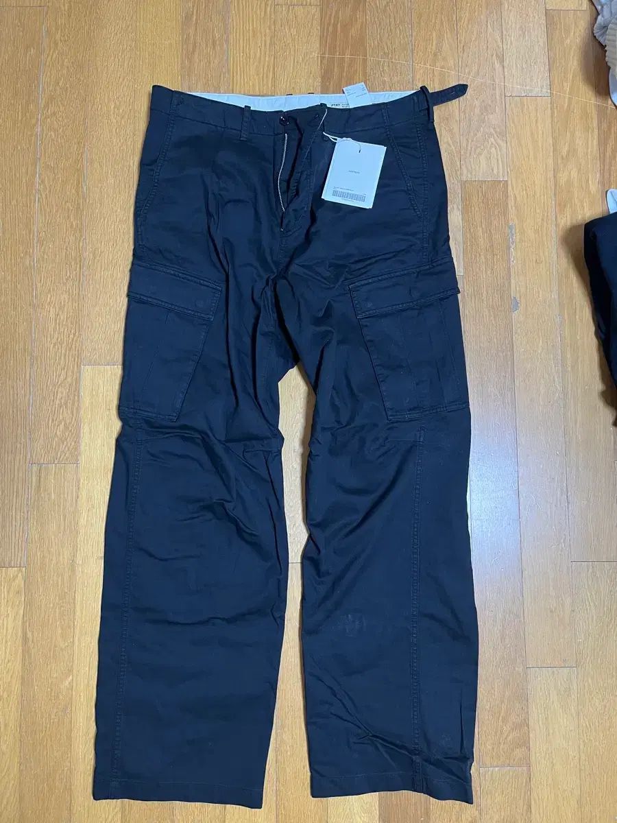 タグ付き 4 size ポッタリー カーゴ パンツ