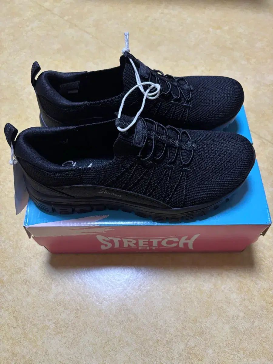 スケッチャーズ STRETCH ブラック レディース スニーカー 245 mm