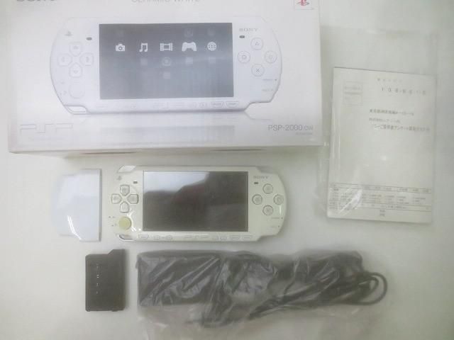 中古品 ゲーム PSP 本体 PSP2000 セラミックホワイト 動作品 箱付き