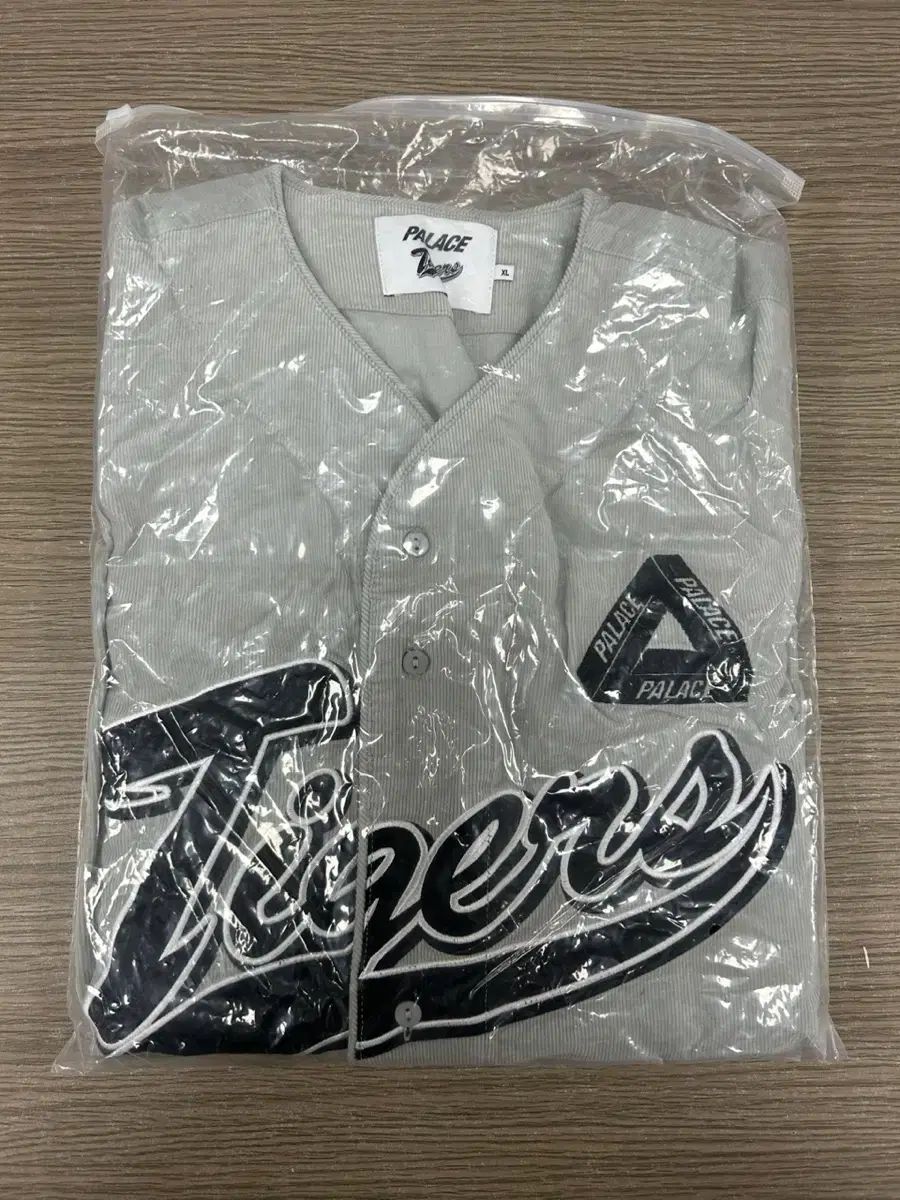 パレス ハンシンタイガース ジャージ ストーン XL