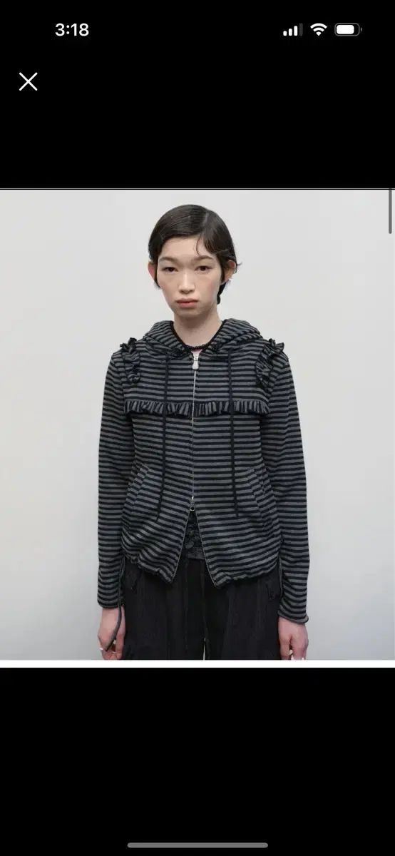 タイプサービス フリル フードジップアップ