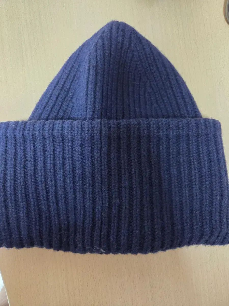 Acne Studios ラージ FACE ネイビー ビーニー ニット帽 ビーニー 帽子 メンズ