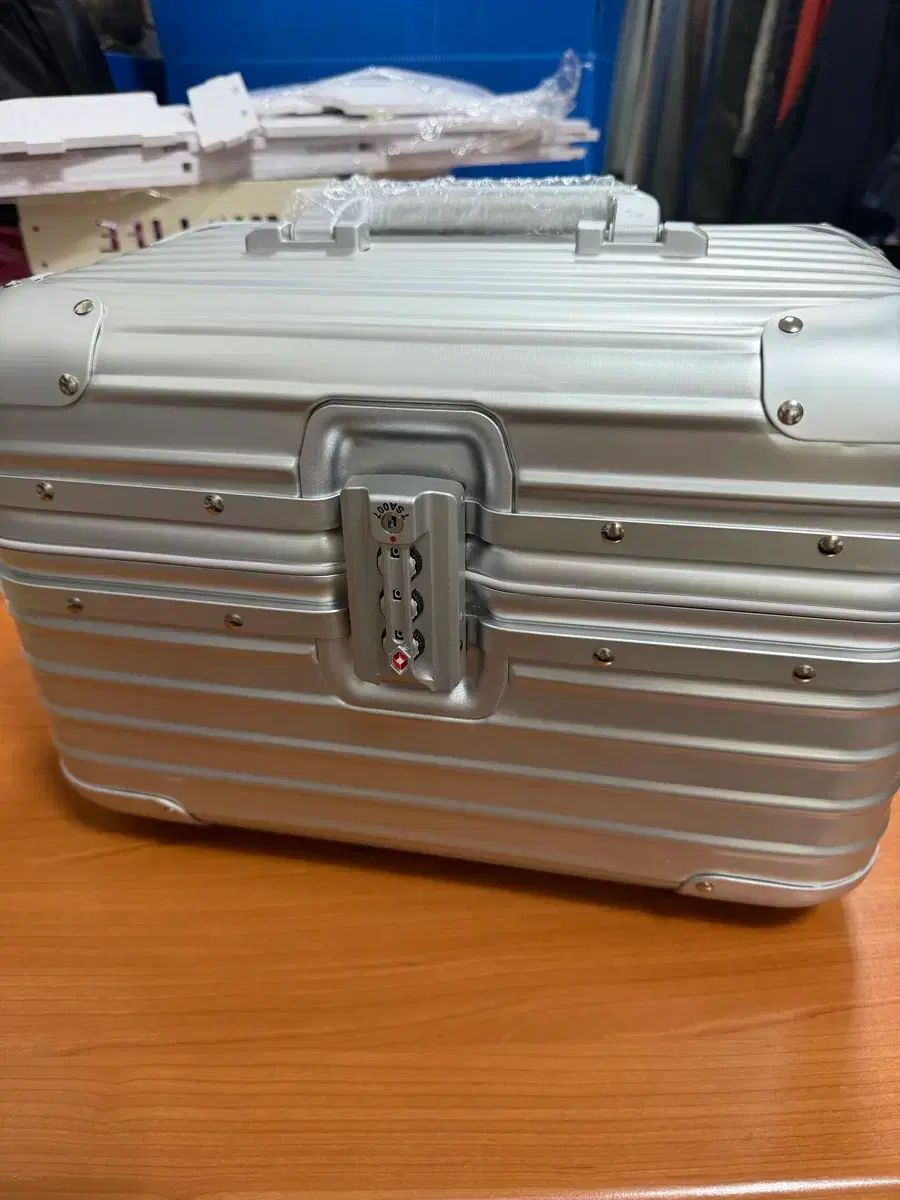 機内持ち込み5インチ アルミニウム コスメティック キャリアー