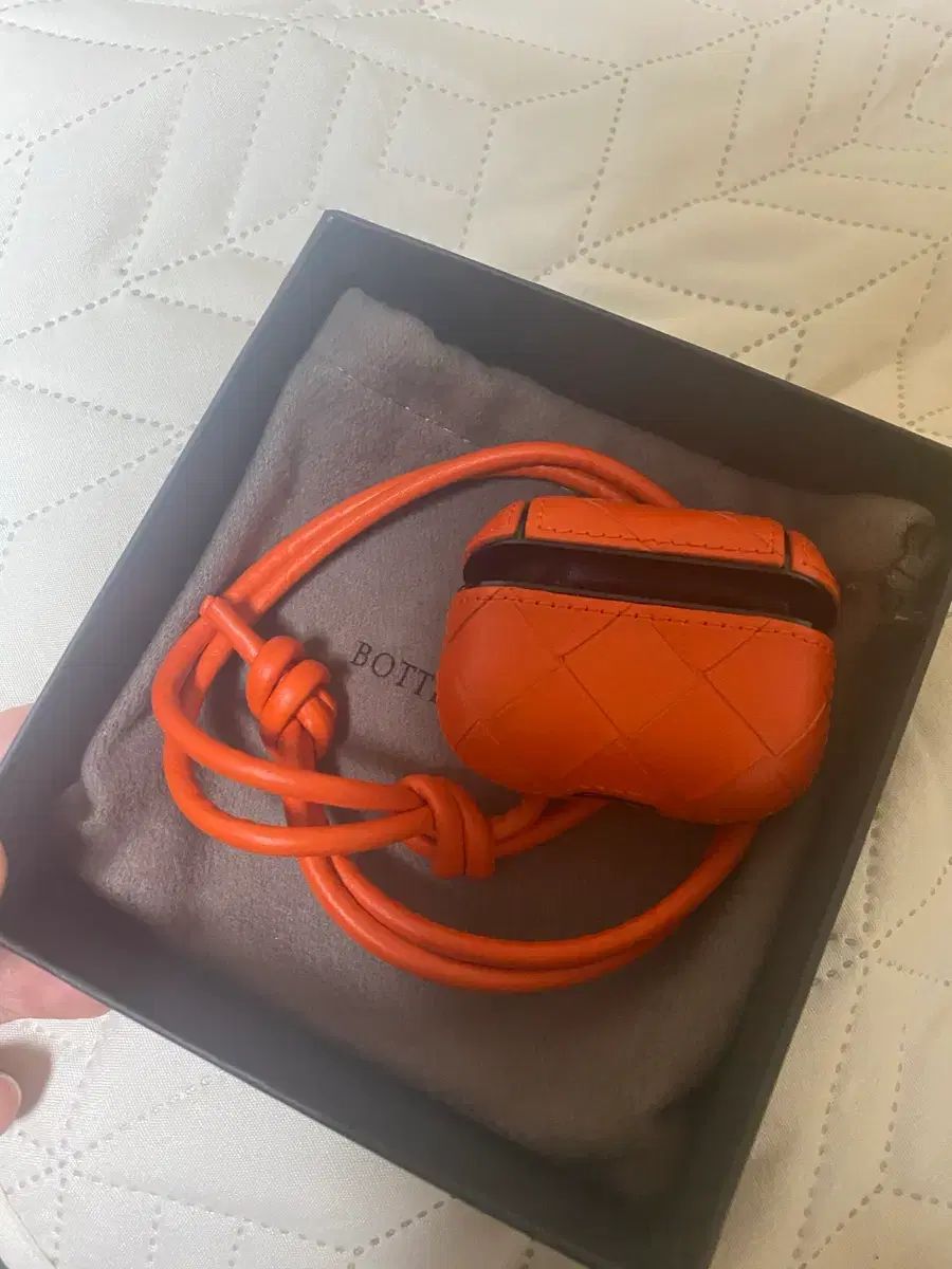 ボッテガ・ヴェネタ Airpods Pro ケース - メルカリ