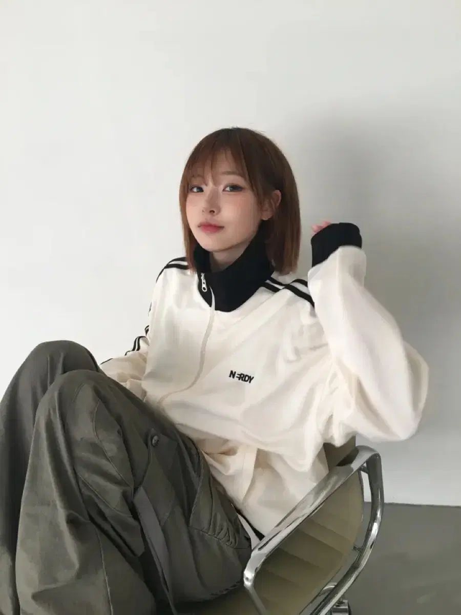 りょさん ノルディ モノトーン ゆるたぼ ペイズリー柄 ジャージ トラジャケ ノルディ NERDY アイボリー トラック ジャケット ジャージ - メルカリ