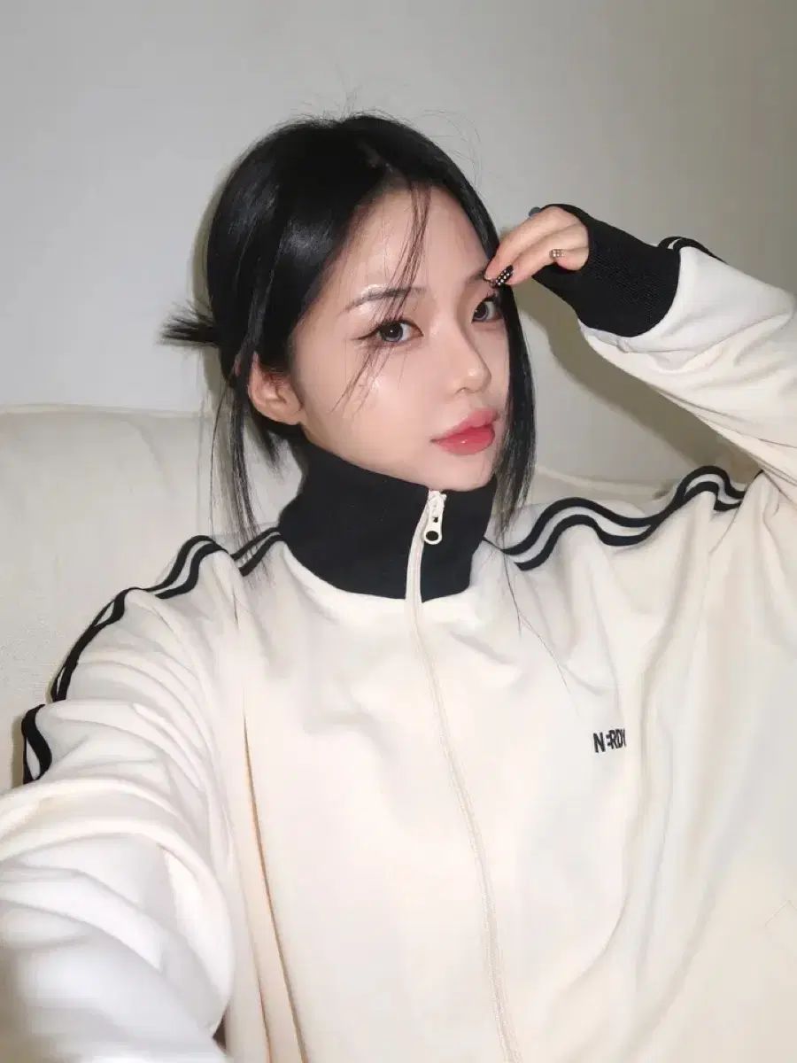 りょさん ノルディ モノトーン ゆるたぼ ペイズリー柄 ジャージ トラジャケ ノルディ NERDY アイボリー トラック ジャケット ジャージ - メルカリ