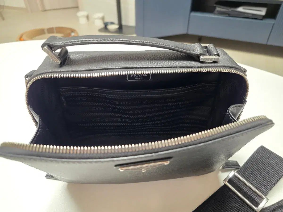 メッセンジャーバッグ クロスバッグ