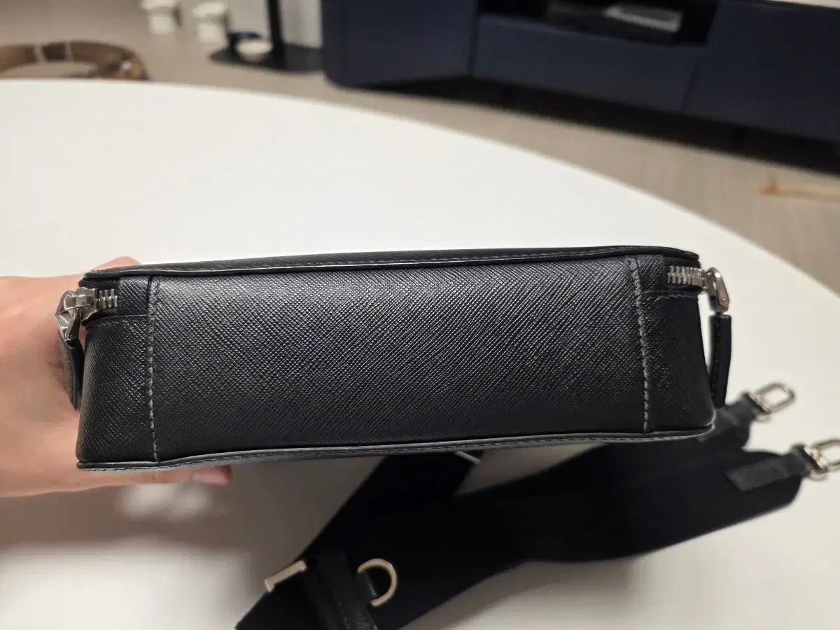 メッセンジャーバッグ