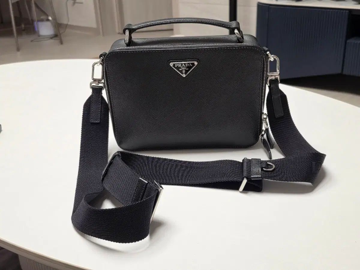 プラダ ブリック