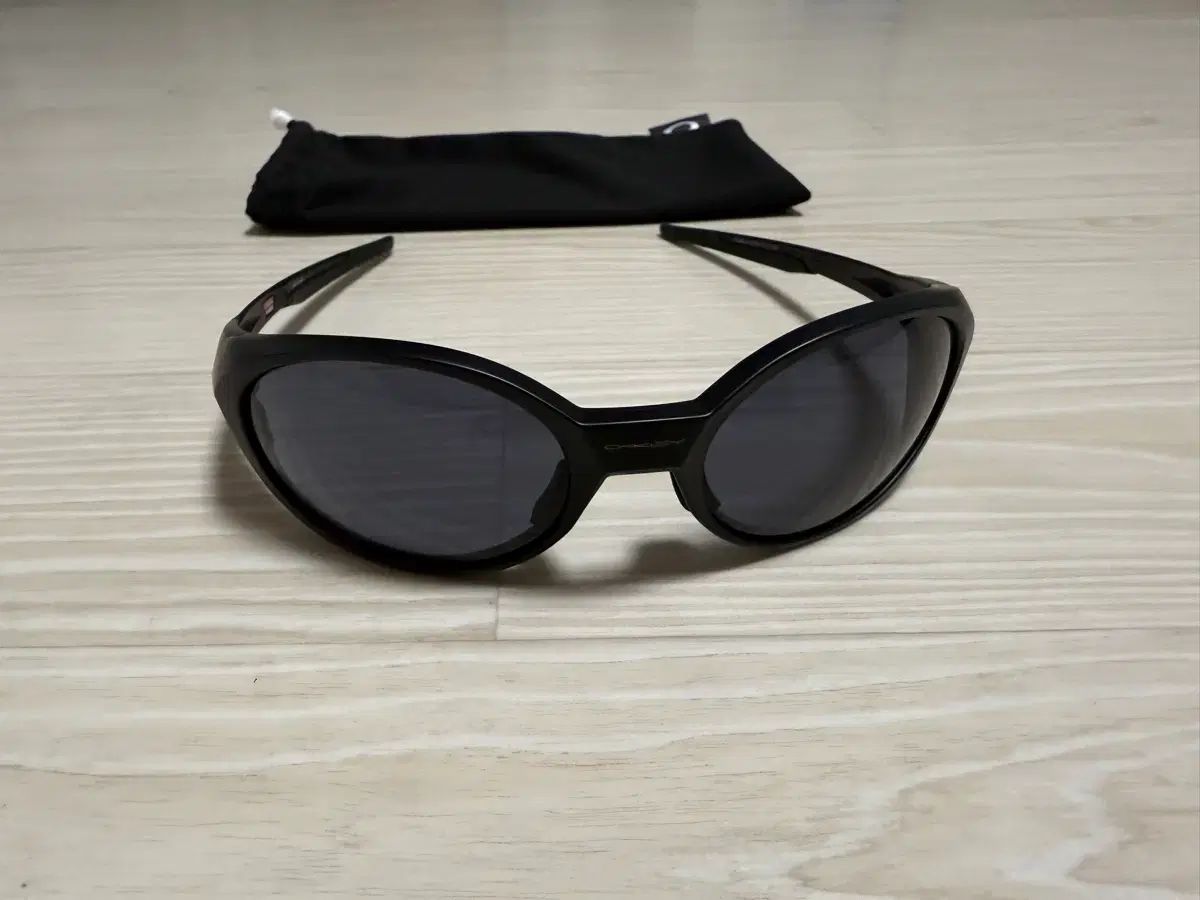  1回着用 オークリー アイジャケット REDUX サングラス ブラック 14 5万 サングラス 小物