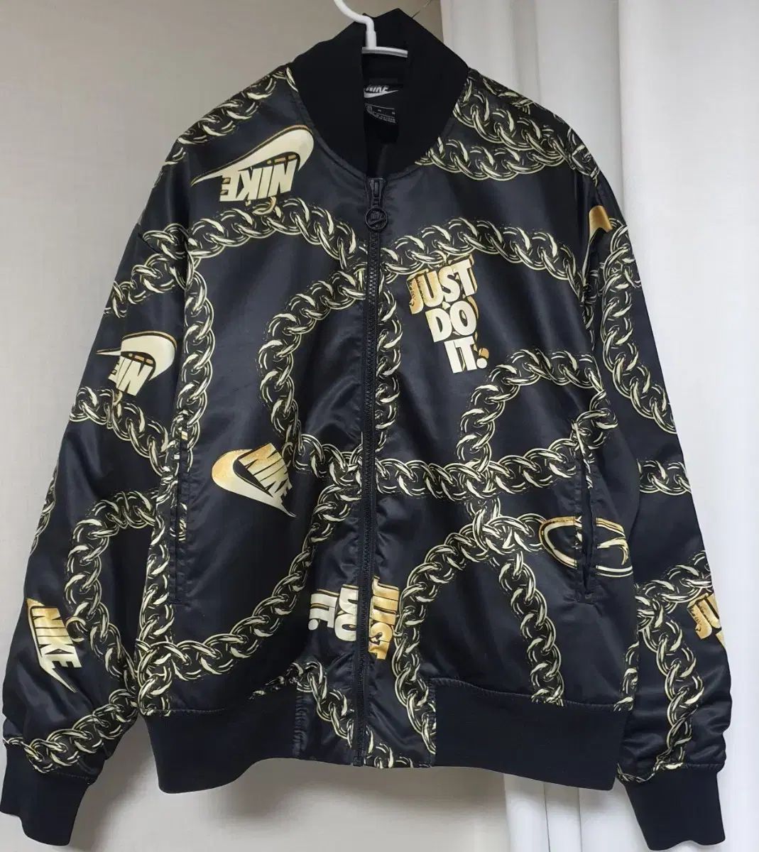 ナイキ GOLDチェーン パータン ブルゾン