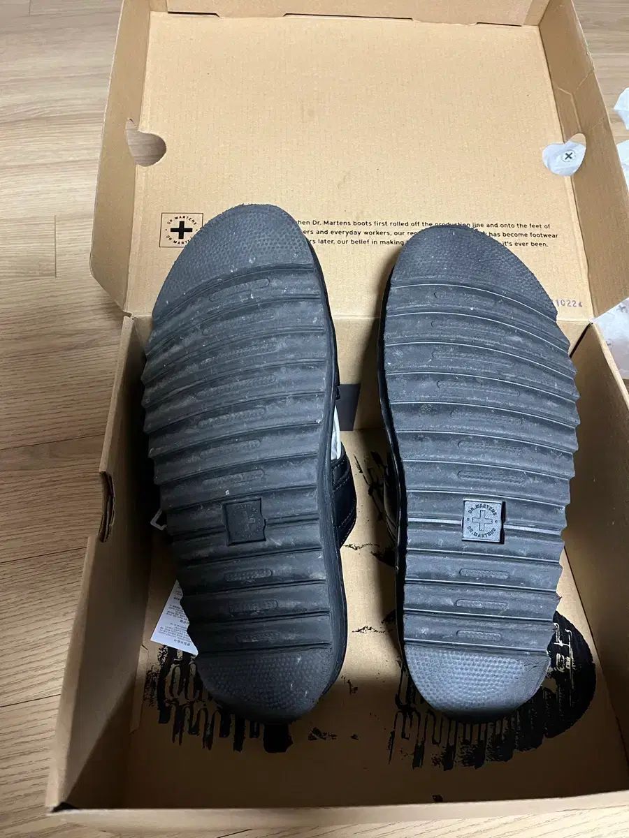 MARTENS ドクターマーチン