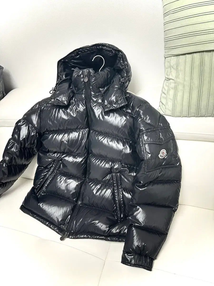4|ほぼ 23 FW MONCLER モンクレール マヤ 光沢 ダウン ブラック