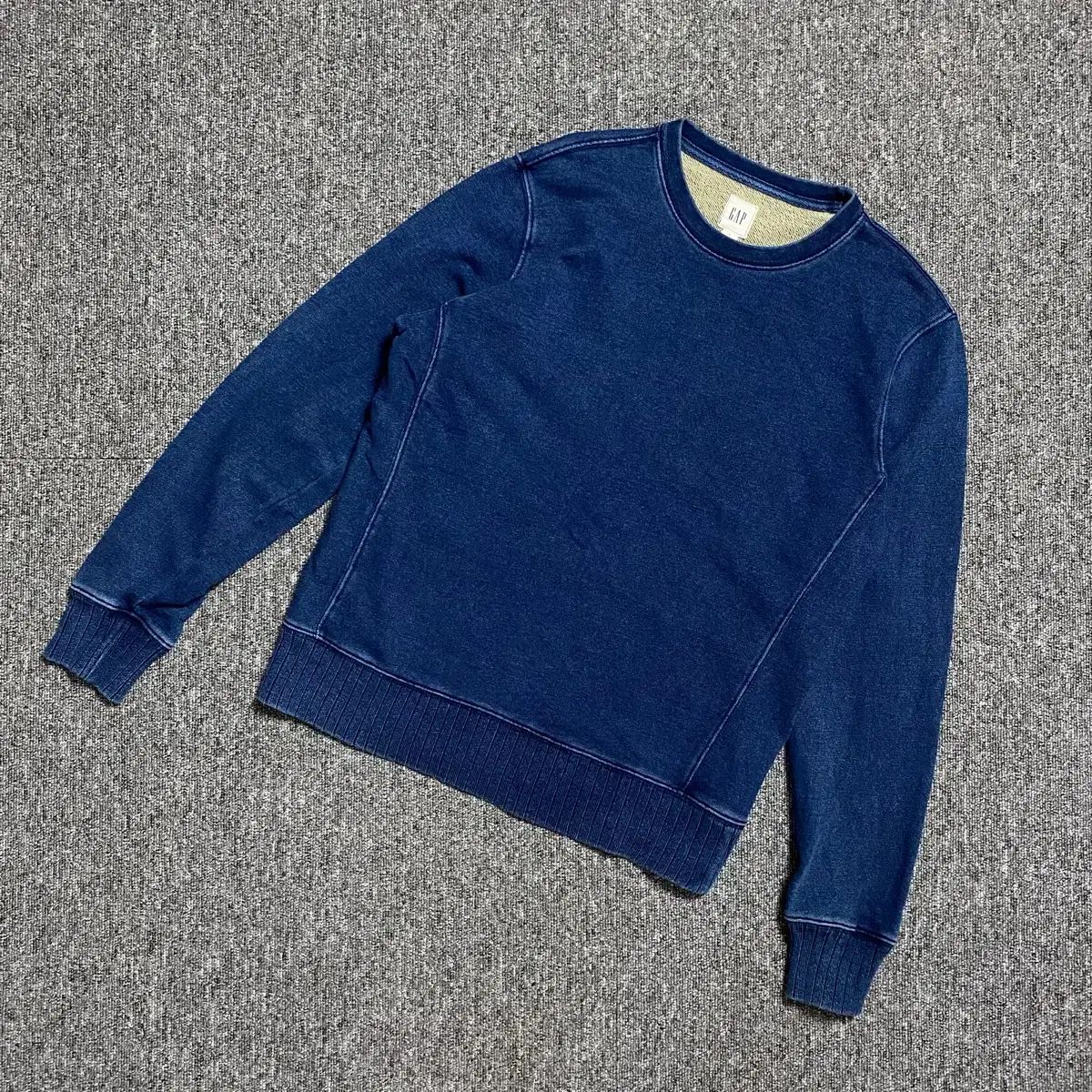 GAP indigo sweat shirts