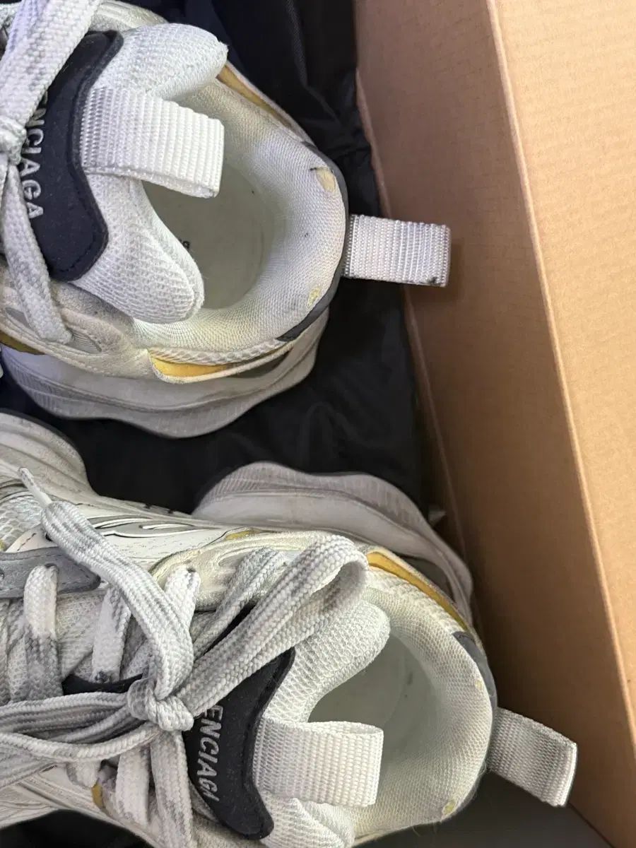 バレンシアガ カーゴ スニーカー 40