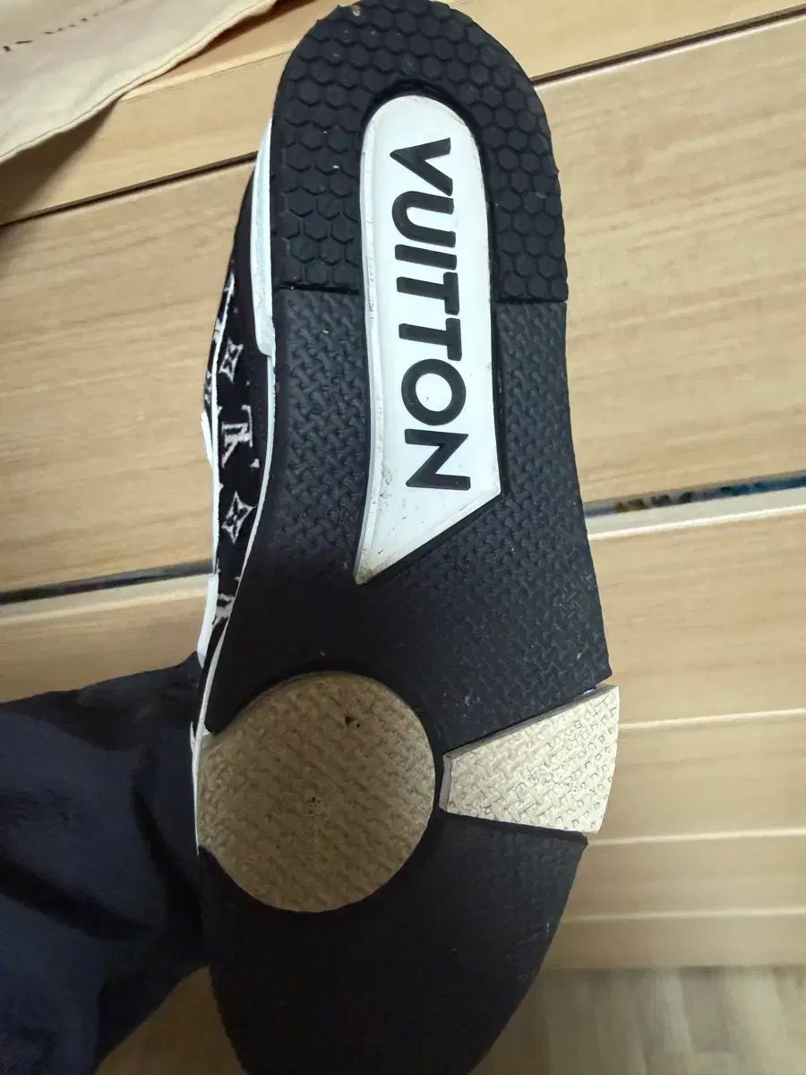  ほぼ Louis Vuitton ルイヴィトン モノグラム ウール ツアーベルベット トレーナー 8 5 size スニーカー 靴