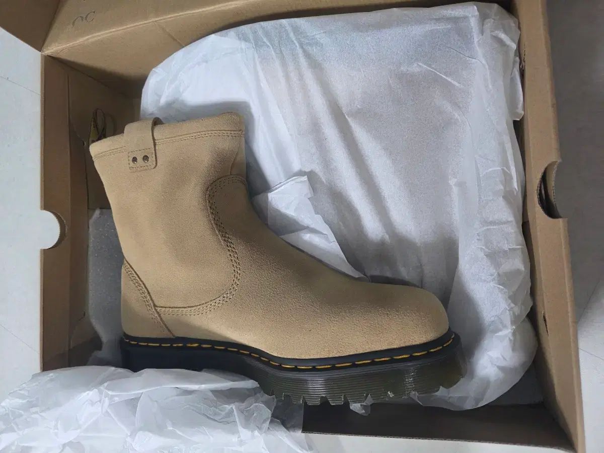 DR. MARTENS ドクターマーチン エニストン ロー スウェード ウェリントン ブーツ 300