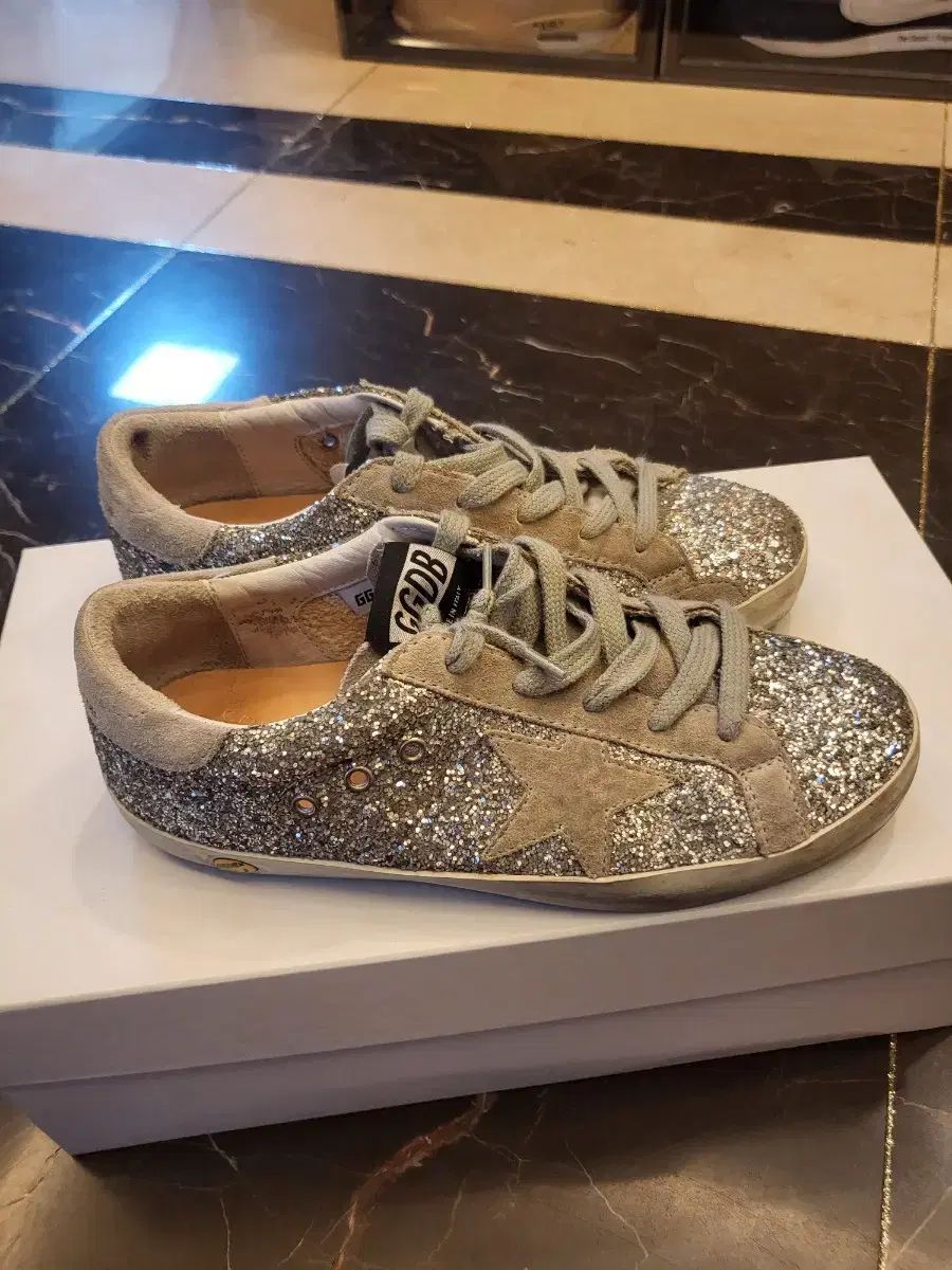 35 GOLDEN GOOSE ゴールデングース スニーカー