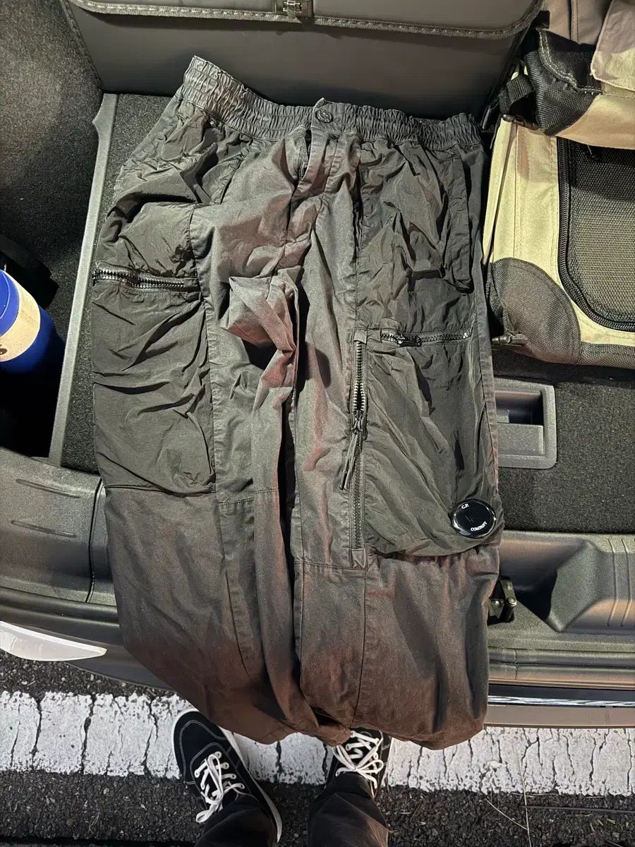 C.P.カンパニー ブラック カーゴ ナイロン ズボン