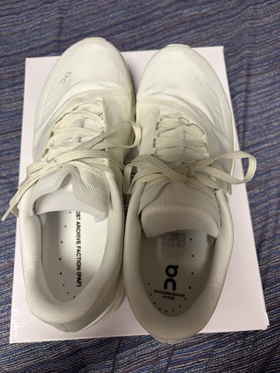  オンランニング X PAF クラウドMONSTER ハイパー 白 290 スニーカー 靴
