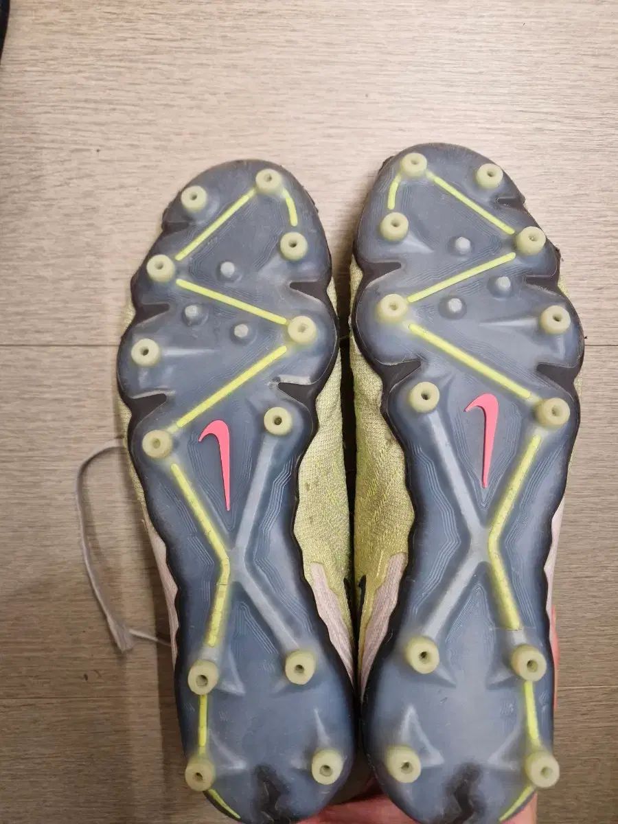 ナイキ FANTOM GX 1 エリート AG-PRO 270 ボスニア産