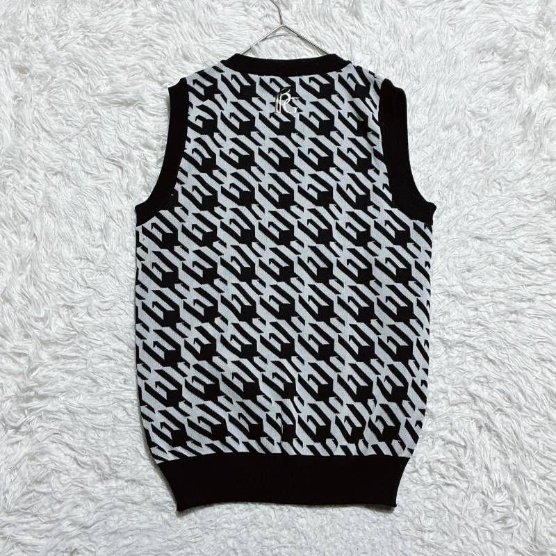 1PIU1UGUALE3　GOLF リブロゴ　ベストニット 1PIU1UGUALE3 GOLF リブロゴ ベストニット