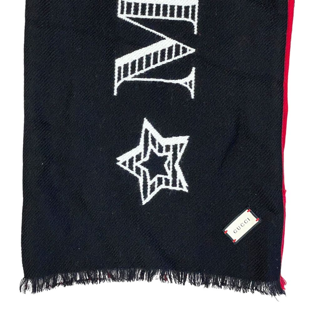 グッチ マフラー ストール GUCCIFY MAGNETISMO リバーシブル 大判 ロゴ ウール 赤 レッド 黒 ブラック GUCCI 存在感 上品 洗練 防寒 スタイリング 汎用性