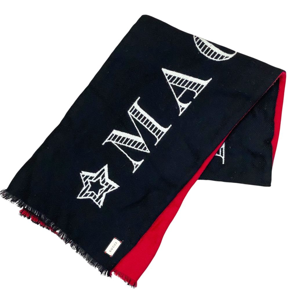 グッチ マフラー ストール GUCCIFY MAGNETISMO リバーシブル 大判 ロゴ ウール 赤 レッド 黒 ブラック GUCCI 存在感 上品 洗練 防寒 スタイリング 汎用性