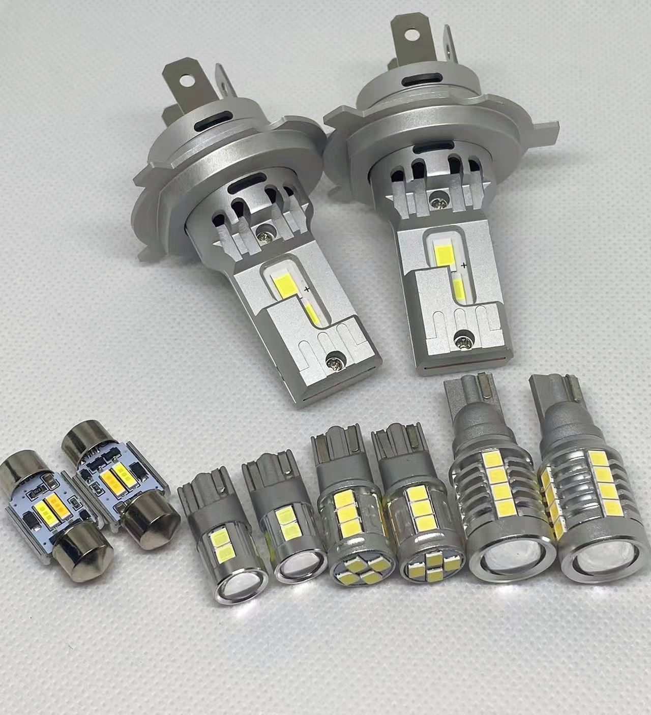 高品質 爆光 H4 ヘッドライト T16 バックランプ T10 ポジションランプ ナンバー灯 ルームランプ キャンセラー内蔵 純白 New 特注LEDチップ プロジェクターレンズ搭載 10個SET ポン付け 車検対応 汎用 トヨタ 日産 三菱 ダイハツ ホンダ