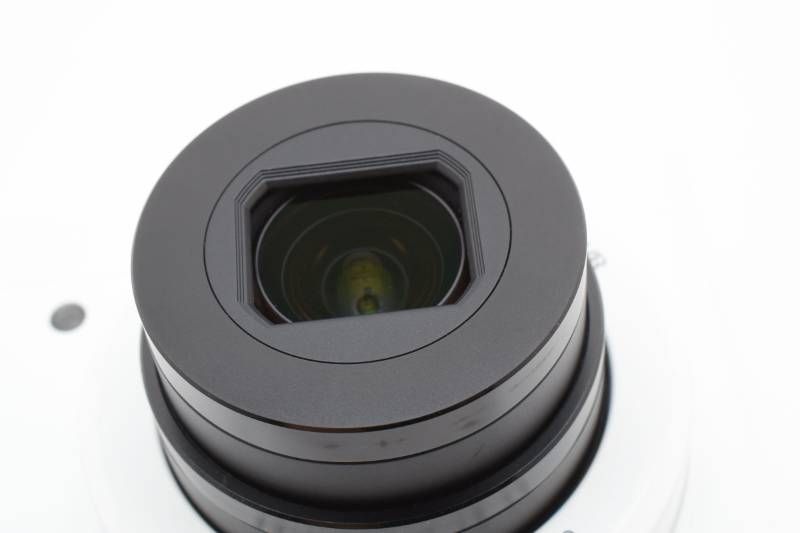 コンパクトデジタルカメラ