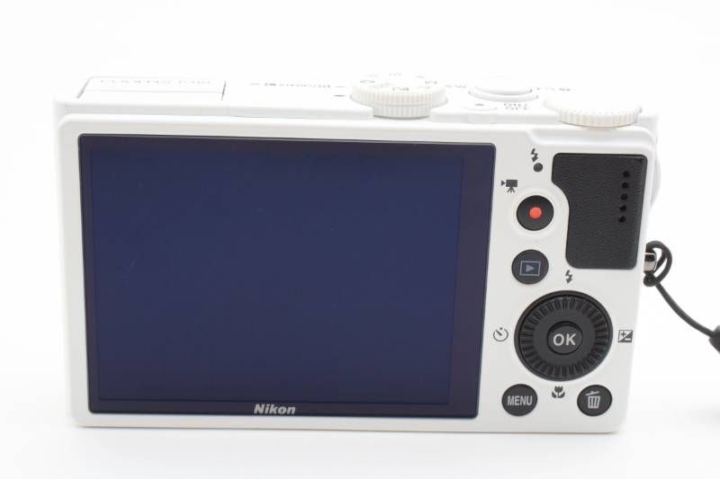 SDカード4 GB付き