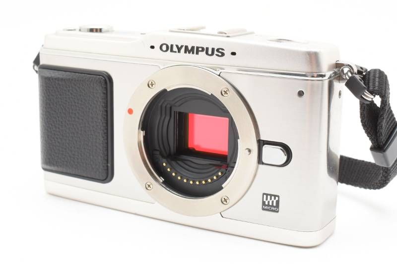 実用光学 Olympus オリンパス PEN E-P 1 ボディ シルバー シャッター数173回と 小 SDカード2 GB付き ミラーレス一眼カメラ 3996-4