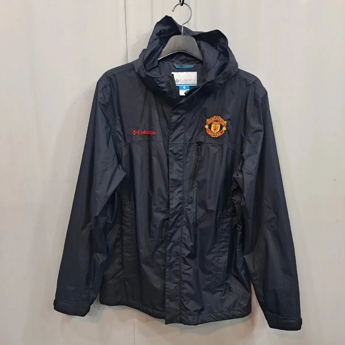 コロンビア x マンチェスター ユナイテッド オムニテック ジャケット