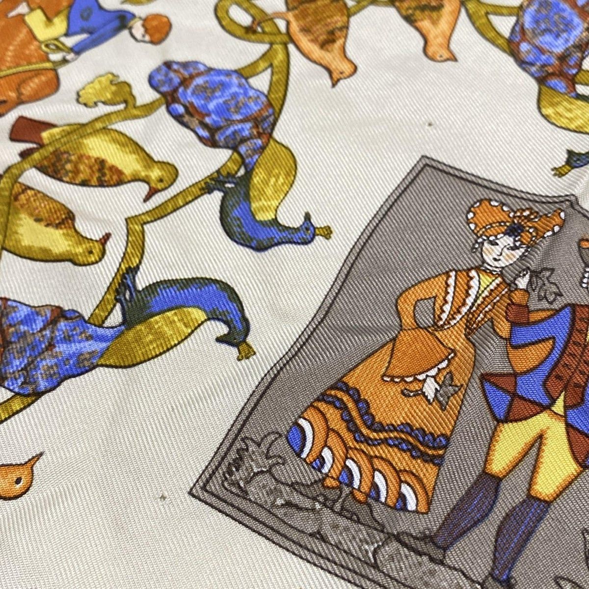 HERMES(エルメス) スカーフ プチカレ アイボリー×オレンジ×マルチ