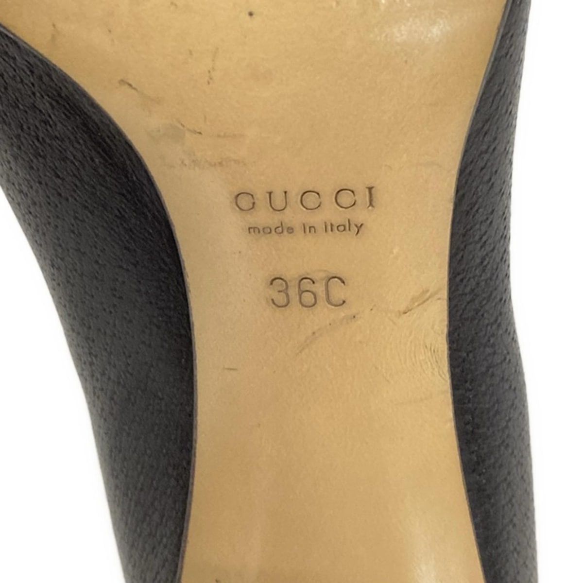 GUCCI✨36 レザースター柄パンプス黒 GUCCI✨36 レザースター柄パンプス黒 GUCCI✨36 レザースター柄パンプス黒