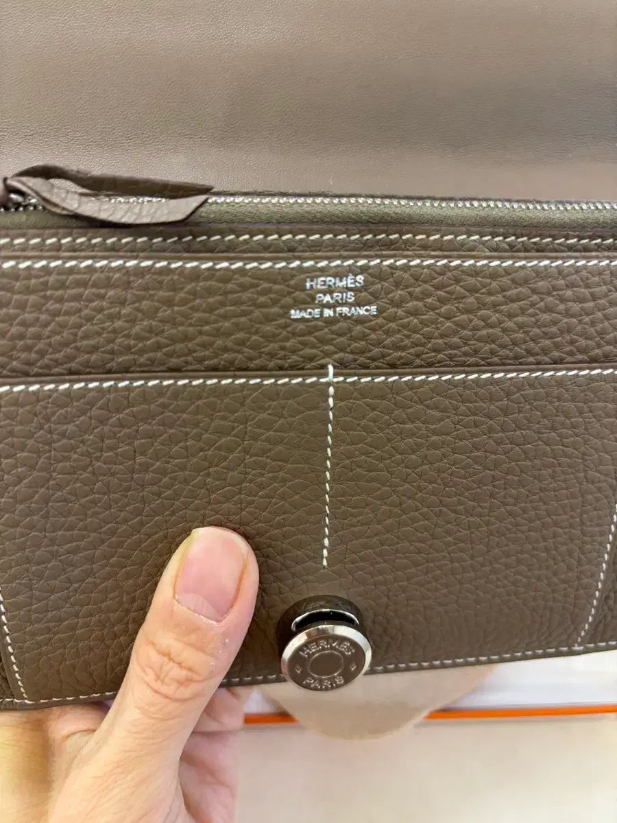 エルメス ドゴン デュオ 長財布 エトープ シルバー ショート丈 スカート