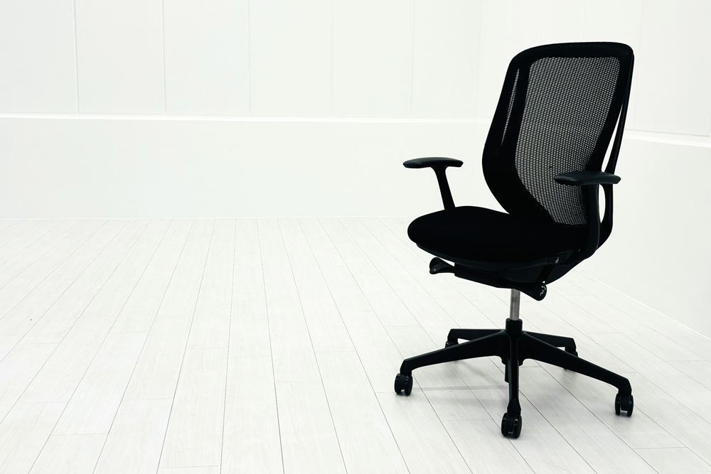 オカムラ シルフィーチェア ハイバック 固定肘 OKAMURA Sylphy オフィス家具 ブラック