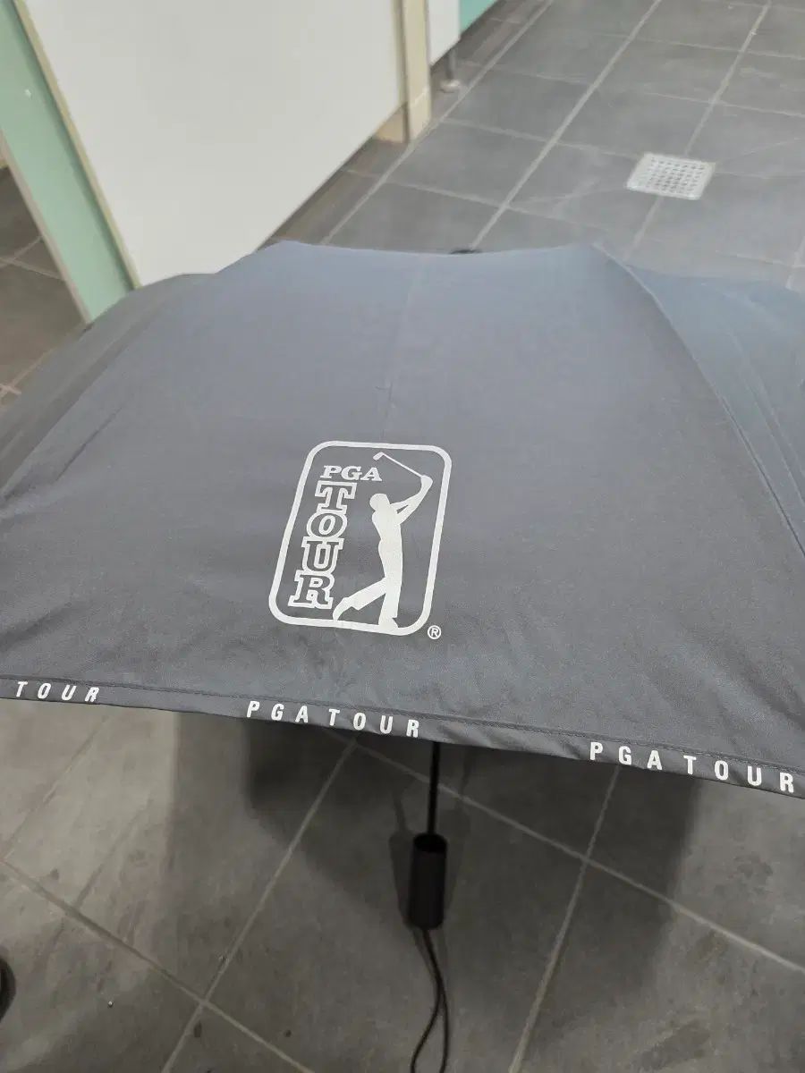 PGA TOUR ゴルフ サン 傘 グレー