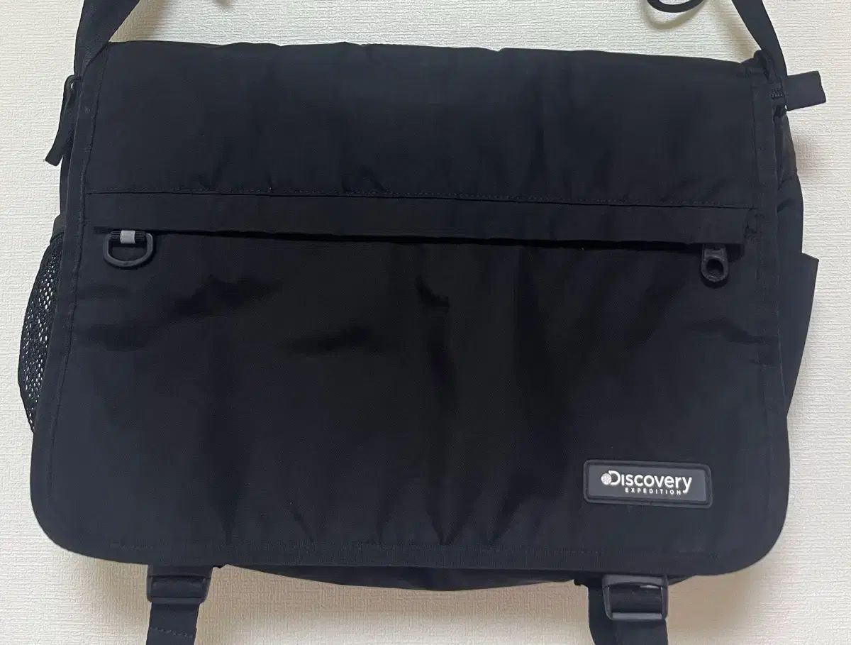 ディスターバリー メッセンジャーバッグ クロスバック