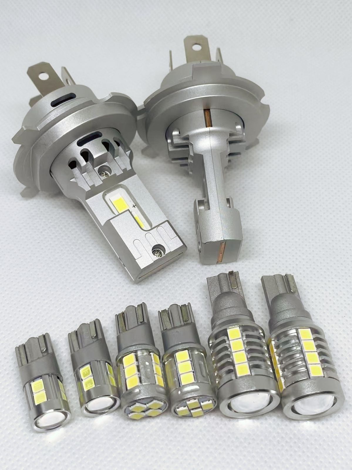 高品質 爆光 H4 ヘッドライト T16 バックランプ T10 ポジションランプ ナンバー灯 キャンセラー内蔵 純白 New 特注LEDチップ プロジェクターレンズ搭載 8点SET ポン付け 車検対応 タイプA